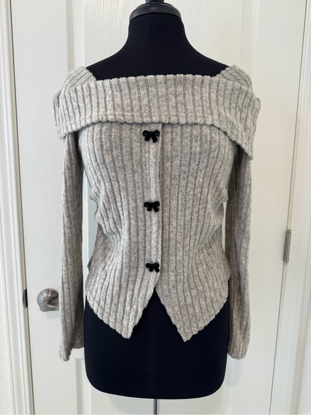 Off-Shoulder Ribbed Gray Sweater with Bow Buttons
